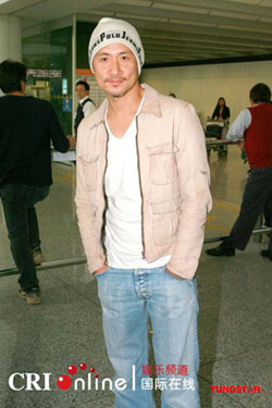 改革开放30年の中国の変化――人気歌手とヒ