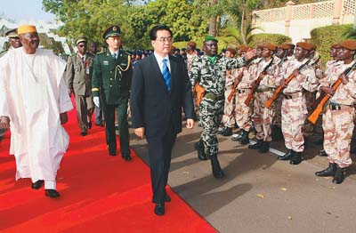 胡锦涛主席とマリ大统领が会谈、援助の着実な