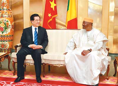 胡锦涛主席とマリ大统领が会谈、援助の着実な