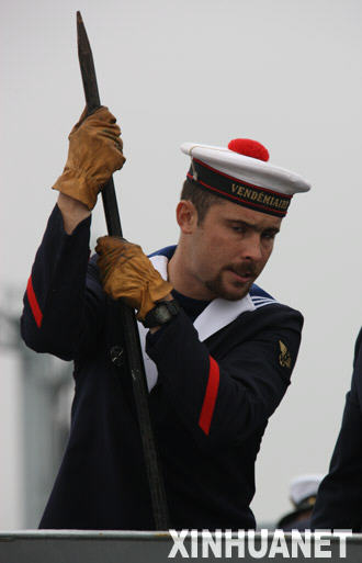 多国の海軍艦艇が19日午後青島に到着