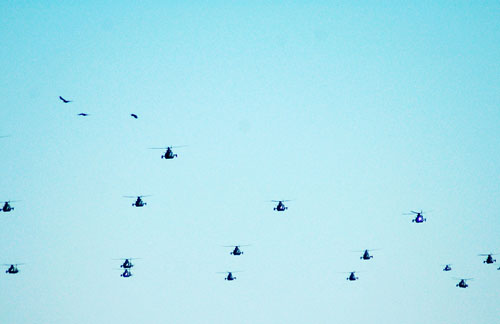 阅兵式に登场する空中编队、天安门上空でリハ