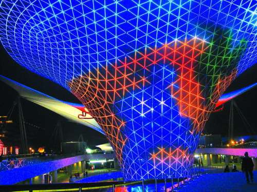 LED照明技術を使った上海万博の夜景
