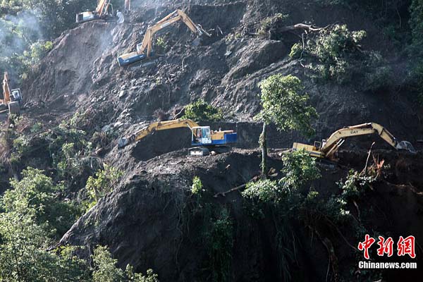 台湾の豪雨　蘇澳で何カ所も土砂崩れによる生き埋め被害者