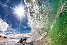 ハワイ　美しい波の写真