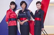 澳門航空の女性乗務員の制服をリニューアル