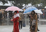 日本・関東地方　初雪の中の成人式