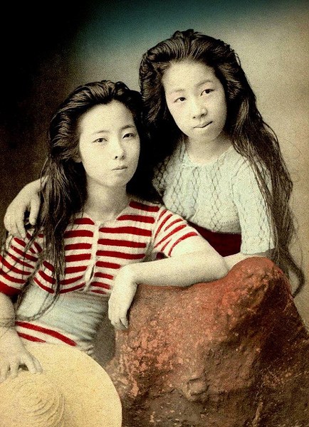 100年前の日本の芸者の水着姿の写真 (8)
