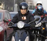 政協委員が北京の交通を体験