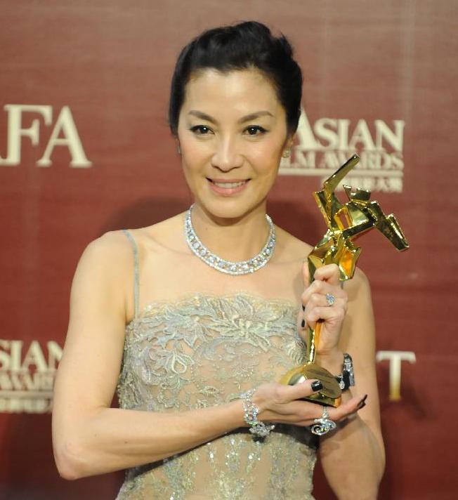 18日、卓越したアジア映画人賞を受賞した楊紫瓊（ミシェル・ヨー）