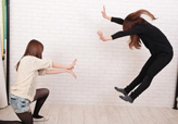 日本人女性の「かめはめ波」がネットで人気