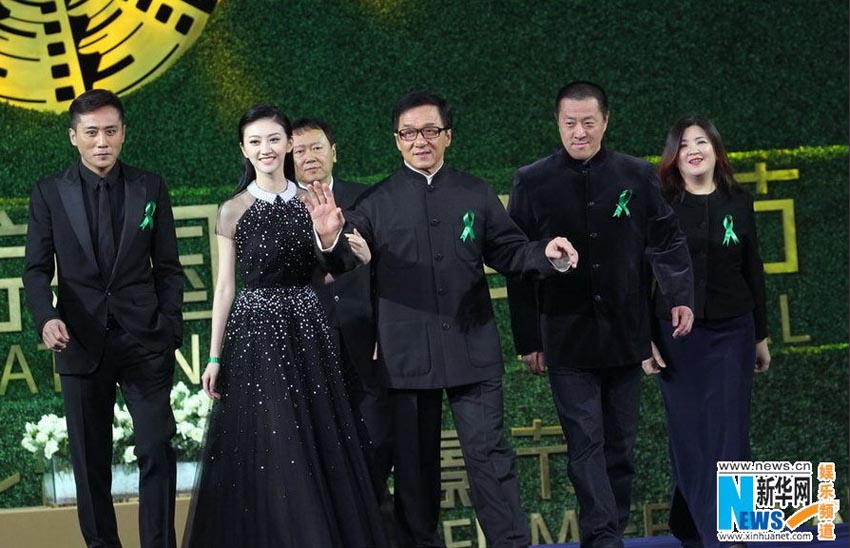 北京国際映画祭が閉幕、スターが四川地震の死者を哀悼
