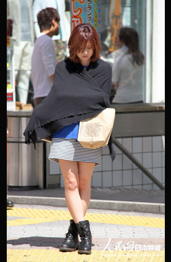 日本・渋谷　夏の日焼け防止ファッション