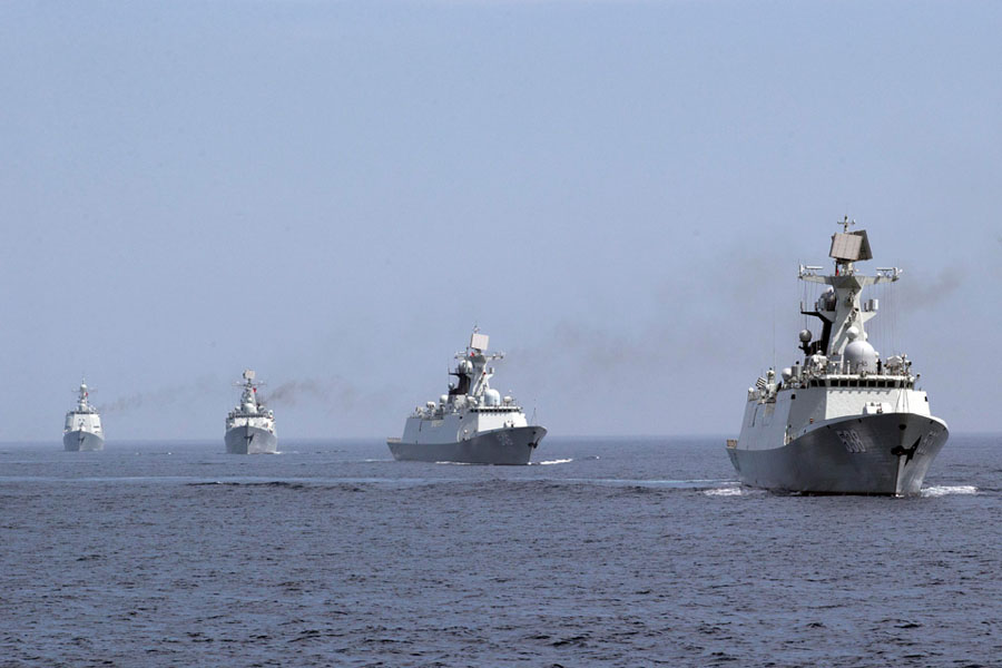 海上捜索救難演習に参加する中国艦隊。