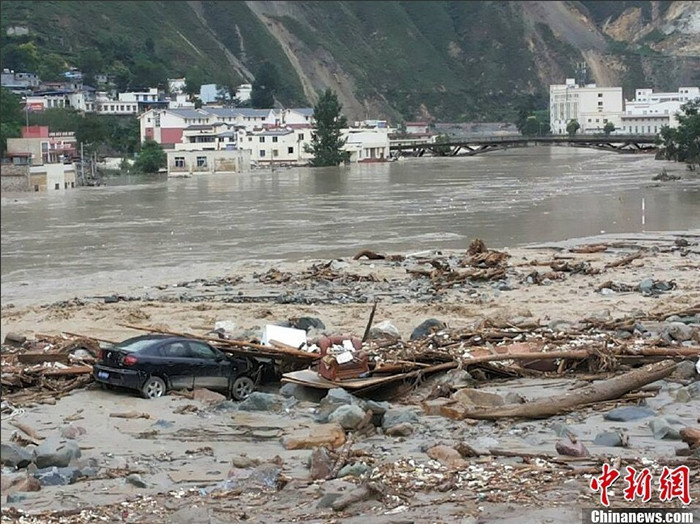 四川省ブン川県付近で土石流災害　せき止湖を形成