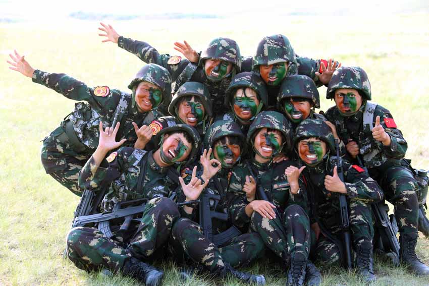 中国陸軍初の女性特殊作戦中隊の訓練風景