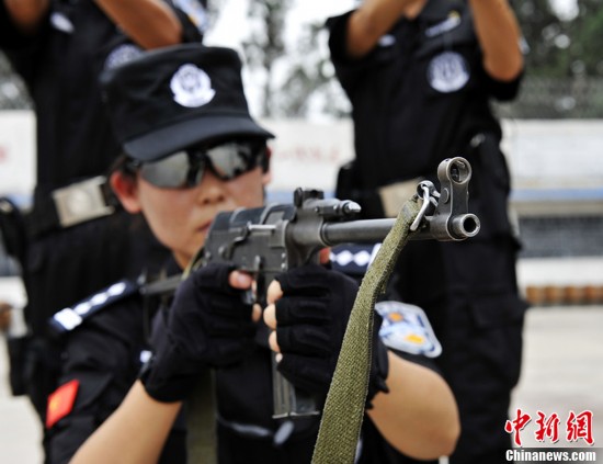 中国の刑務所の女性特殊警察隊を取材 (2)人民網日本語版人民日報