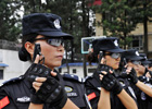 中国の刑務所の女性特殊警察隊を取材
