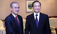 温家宝総理、マレーシアのマハティール元首相らと面会