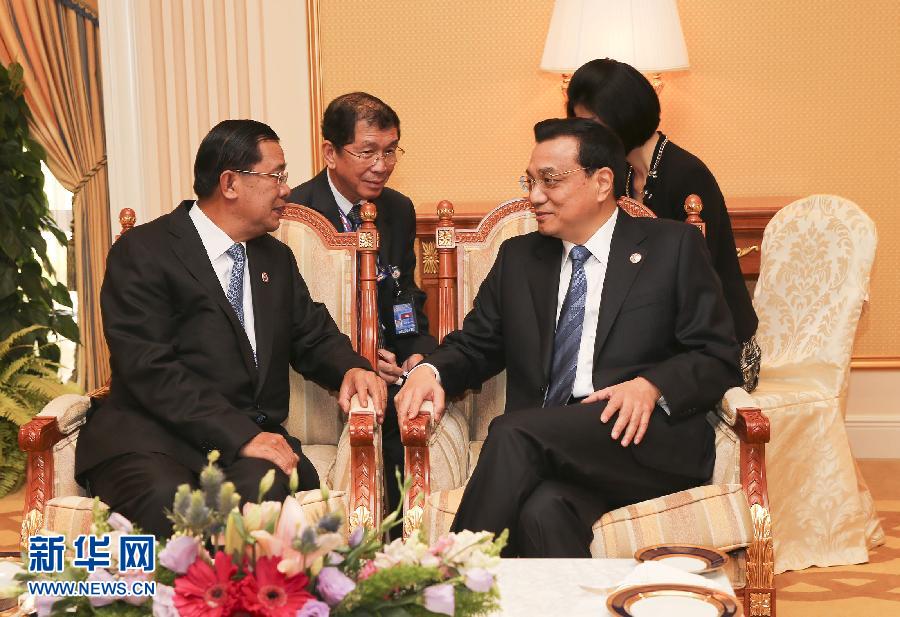 李克強総理は10日午後、カンボジアのフン・セン首相と会談した。