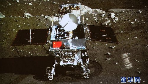 嫦娥3号　着陸機と月面ローバーの相互撮影に成功