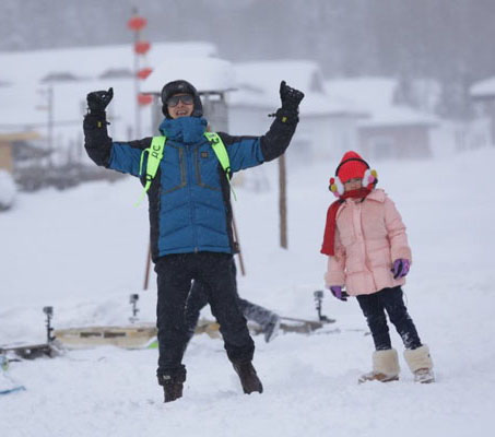 人気番組「パパ！どこ行くの？」の雪郷での撮影の様子