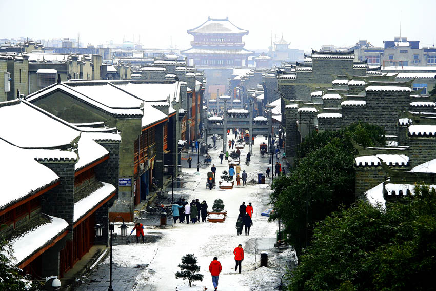 襄陽古城の雪景色