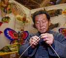 中国の無形文化遺産が北京に集合　濰坊の凧作りも登場