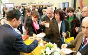 中国の米が国際展で展示　「おいしい」と好評