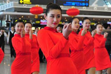 瀋陽空港で「フラッシュモブ」で新春を祝う
