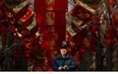 北京　新春を迎える廟会の準備