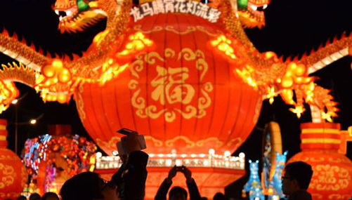 「花灯の郷」雲南省玉溪で新春の大型灯会を開催