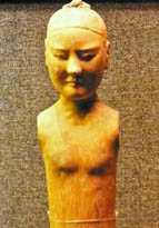 漢陽陵出土の中国で最も初期の宦官の陶俑を展示