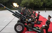 中国の礼砲部隊が初めて北京以外で礼砲を発射