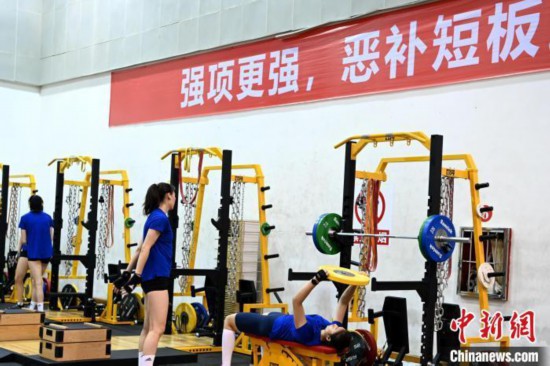 漳州でトレーニングする中国代表選手（撮影・張金川）。
