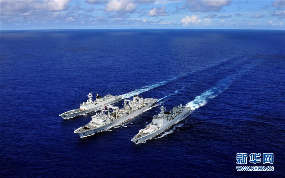 リムパック参加の中国軍艦が海上補給--人民網日本語版--人民日報