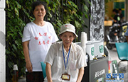 杭州市で41年間続く三伏天に営業する無料涼茶屋台