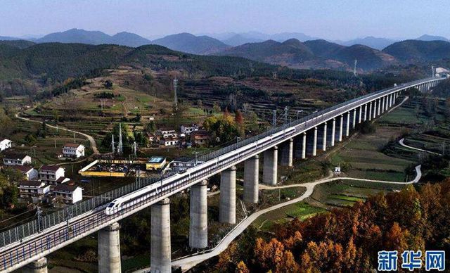 中国の高速鉄道はなぜ高架橋の上を走ることが多いのか？