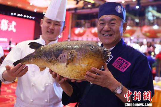 美食の祭典！中日韓のふぐ調理師ショーが江蘇省で開催