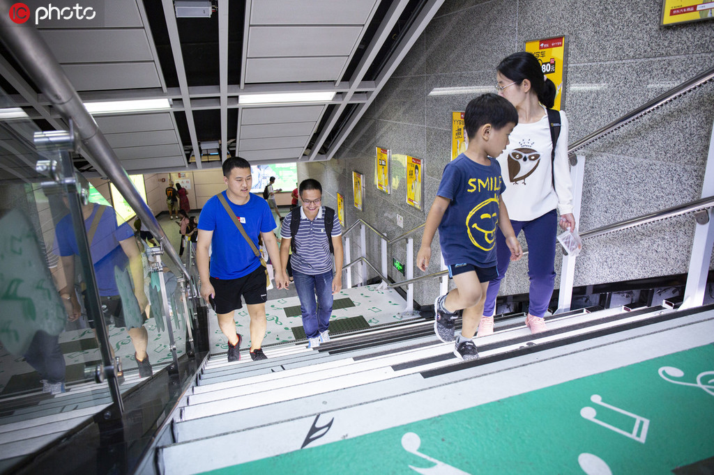 広州地下鉄マラソン開幕 「音楽階段」が人気スポットに　広東省