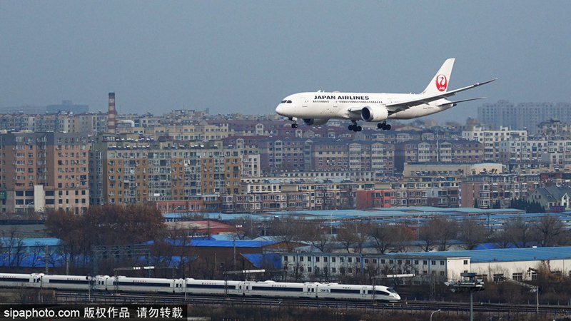 来年3月から大連と上海に新たな路線を就航することになった日本航空（写真著作権はsipaphoto.comが所有のため転載禁止）。