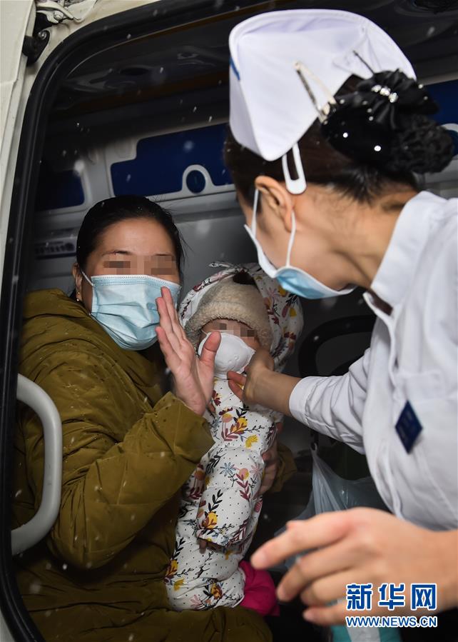 北京、新型肺炎感染の9ヶ月の赤ちゃんが無事退院　