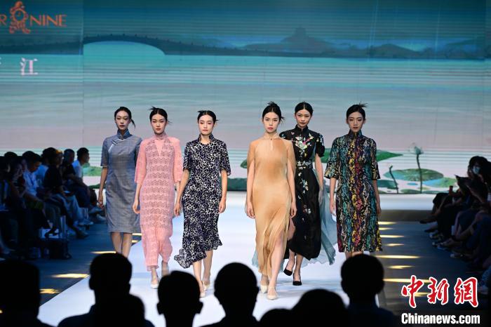 第5回中国オーダーメイド・チャイナドレス芸術大賞を開催　遼寧省瀋陽