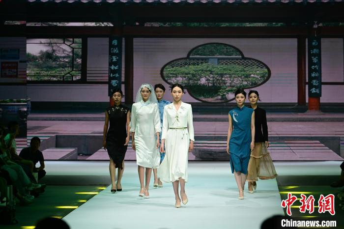 第5回中国オーダーメイド・チャイナドレス芸術大賞を開催　遼寧省瀋陽