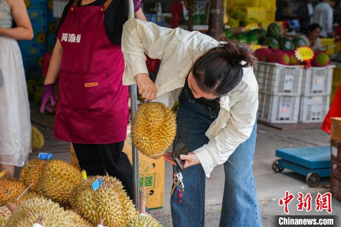 端午節連休控え、東南アジア産フルーツの売れ行き好調　 広西・南寧