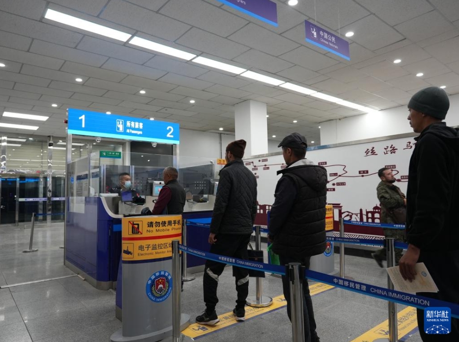 伊爾克什坦通関地で週7日24時間体制による貨物通関手続き試行スタート　新疆