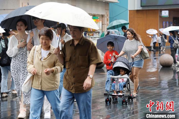 今年だけですでに延べ115万人の外国人が上海からビザ免除で入国