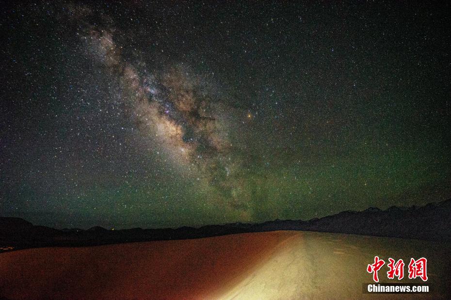 夜空に広がる星々を満喫　西蔵阿里が星空観測シーズンに