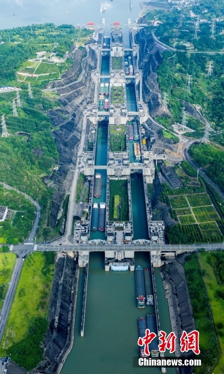 三峡ハブの2025年上半期の貨物通過量が8千万トンを突破