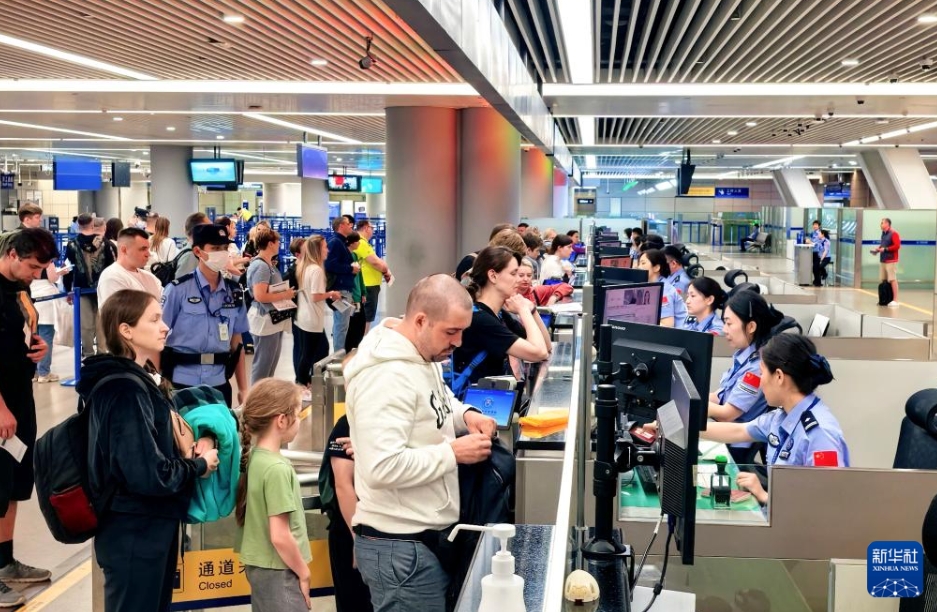 夏も続く「China Travel」ブーム　上海の外国人入国者数が夏場のピークに