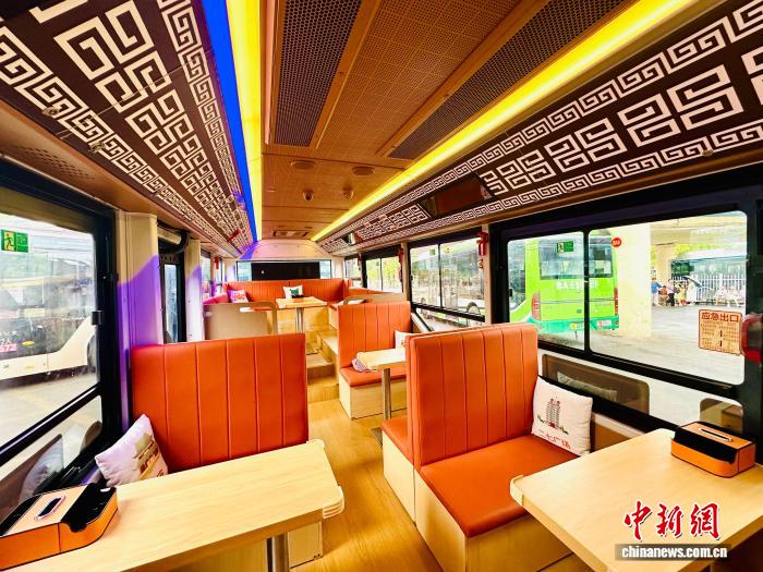 「商都号タイムトラベル文化観光バス」で歴史探求の旅を体験　河南省鄭州